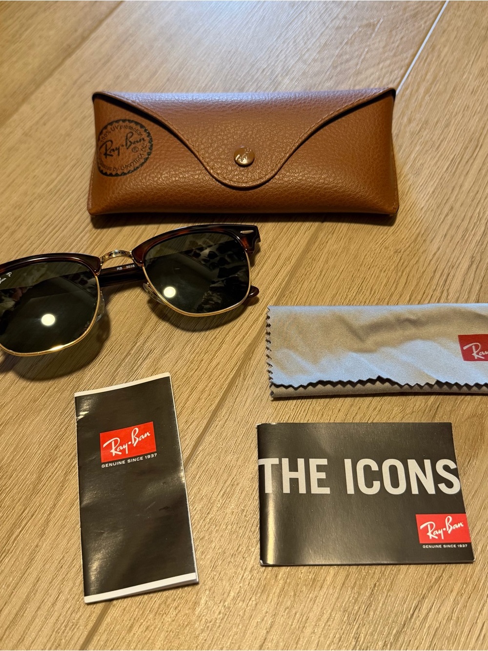 Ray-Ban Clubmaster Sunglasses Brown/Gold with Dark Lenses and Case